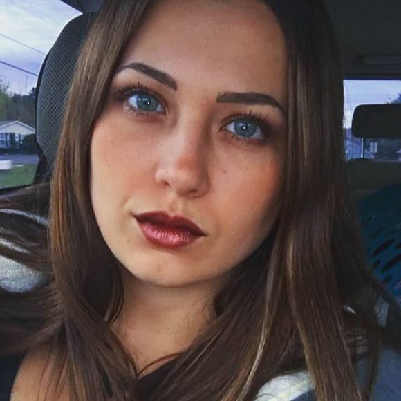 Meet your Posher, Britlin - Picture 1 of 1